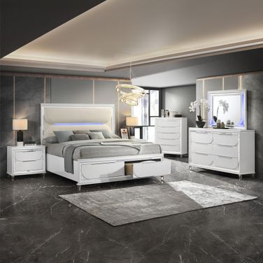 Tarian Bedroom Set In White Boucle and Pearl White