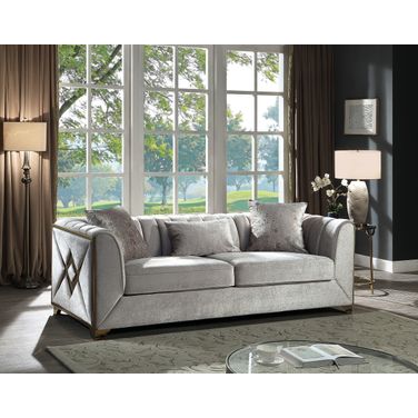 Velencia Sofa Made with Wood In Cream