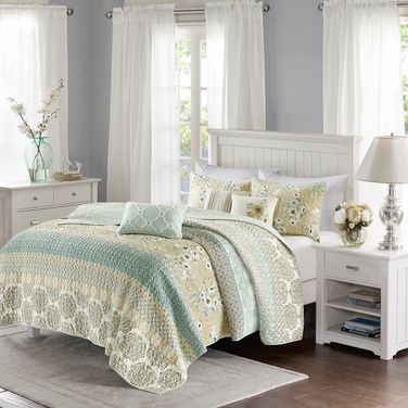 Willa 6 Piece Cotton Quilt Set with Throw Pillows In Green