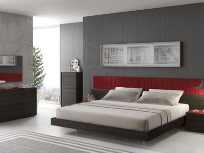 https://cdn.1stopbedrooms.com/media/i/catalog_fullfilled:keepframe:x1/catalog/product/l/a/lagos-natural-light-grey-lacquer-platform-bedroom-set_qb1167859.jpg