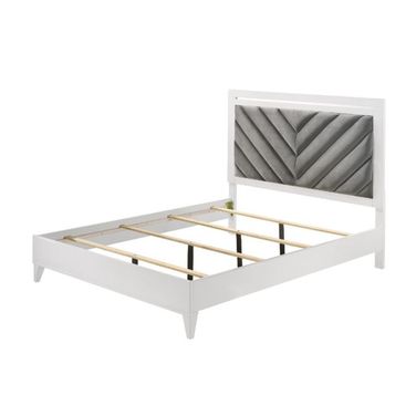 Acme Chelsie Eastern King Bed In Gray Fabric And White Finish
