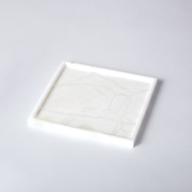 Alabaster Square Plateau In White