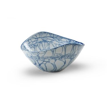 Blue Oval Centerpiece In Blue and White