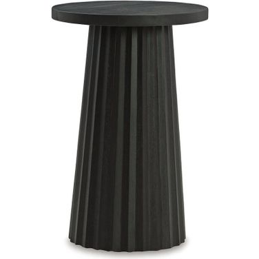 Ceilby Accent Table In Black