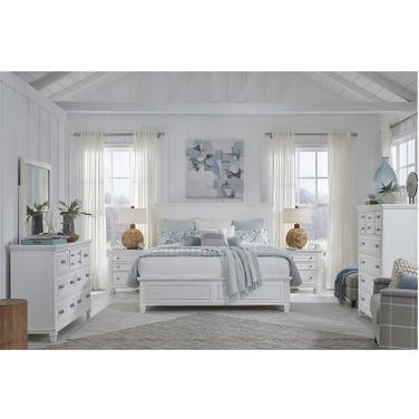 Charleston Panel Bedroom Set In White