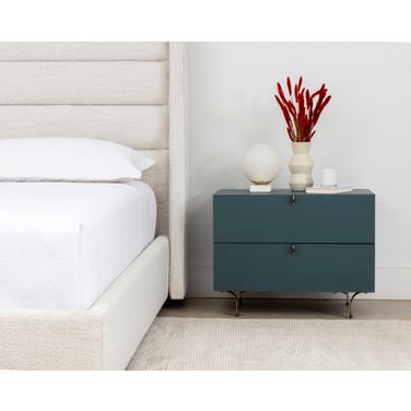 Emmit Platform Bedroom Set In Merino Pearl