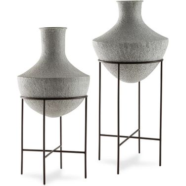 Estonbank Vase Set In Distressed Cream
