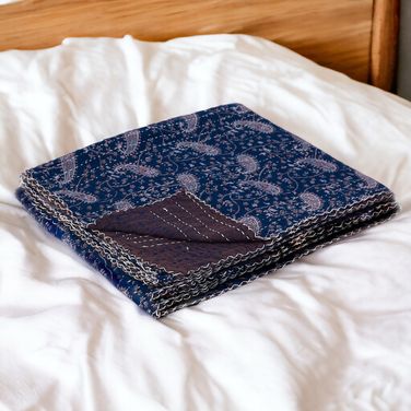 Homeroots Multicolored Kantha Cotton Throw 332338