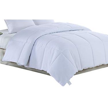 Homeroots White Polyester Medium Warmth Twin Down Alternative Comforter Duvet Insert 248176