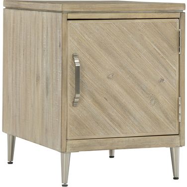 Maddox Chairside Table In Biscotti