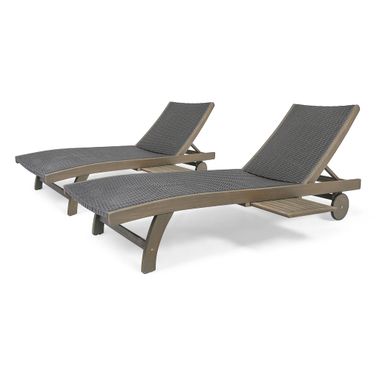 Outdoor Chaise Lounge with Pull-Out Tray and Wicker Seat In Grey