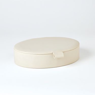 Signature Oval Leather Large Box In Mist