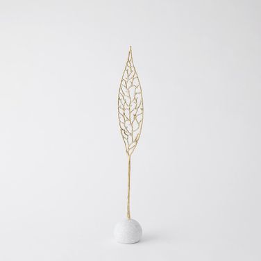 Sprig Medium Sculpture In White