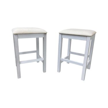 Tristan Backless Counter Stool - Set of 2 In Antique White and White Upholstery