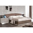 The appearance of Platinum Drop Bed (Queen) designed by ESF in the modern / contemporary interior design. This brown piece of furniture was selected by 1StopBedrooms from Platinum Collection to add a touch of cosiness and style into your home. Sku: PLATINUMBEDQ.S;WFRAMEQSCAMELBENT. Bed Type: Platform Bed. Bed Size: Queen. Material: MDF.