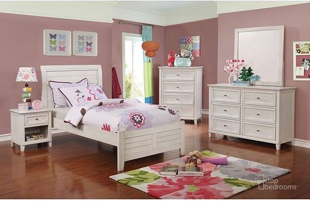 The appearance of Brogan White Youth Sleigh Bedroom Set designed by Furniture of America in the transitional interior design. This white piece of furniture  was selected by 1StopBedrooms from Brogan Collection to add a touch of cosiness and style into your home. Sku: CM7517WH-T-HB;CM7517WH-T-FB;CM7517WH-T-R;CM7517WH-N. Material: Wood. Product Type: Bedroom Set. Bed Size: Twin. Image1