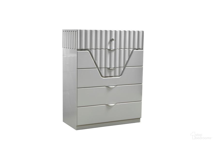 The appearance of Da Vinci 5-Drawer Chest In Gray designed by Galaxy Home Furnishings in the modern / contemporary interior design. This gray piece of furniture  was selected by 1StopBedrooms from Da Vinci Collection to add a touch of cosiness and style into your home. Sku: 601955551335. Material: Wood. Product Type: Chest. Image1
