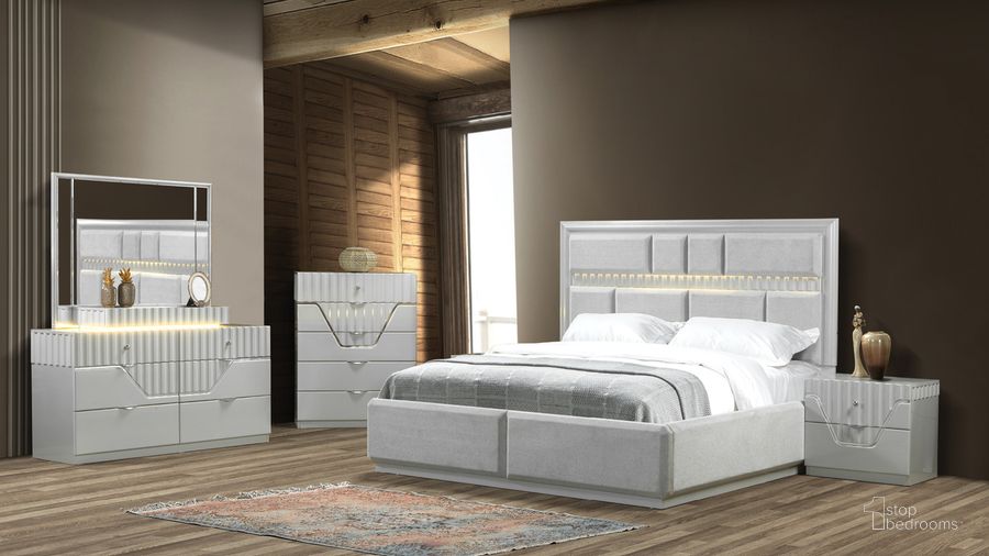 The appearance of Da Vinci King 5 Piece Bedroom Set In Gray designed by Galaxy Home Furnishings in the modern / contemporary interior design. This gray piece of furniture  was selected by 1StopBedrooms from Da Vinci Collection to add a touch of cosiness and style into your home. Sku: 601955551311-1;601955551311-2;601955551311-3;601955551311-4;601955551342;601955551359;601955551328;601955551335. Material: Wood. Product Type: Bedroom Set. Image1
