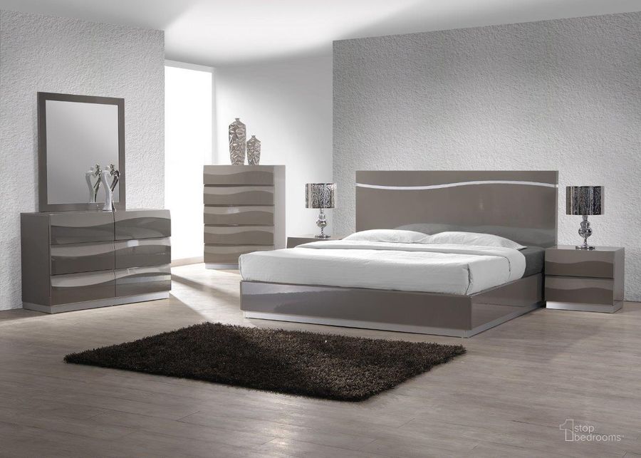 The appearance of Delhi King Size Bedroom Set In Grey designed by Chintaly Imports in the modern / contemporary interior design. This grey piece of furniture  was selected by 1StopBedrooms from Delhi Collection to add a touch of cosiness and style into your home. Sku: DELHI-BED-KG-FBSR;DELHI-BED-KG-SLT;DELHI-MIR;DELHI-NS;DELHI-DRS;DELHI-BED-KG-HB. Product Type: Bedroom Set.