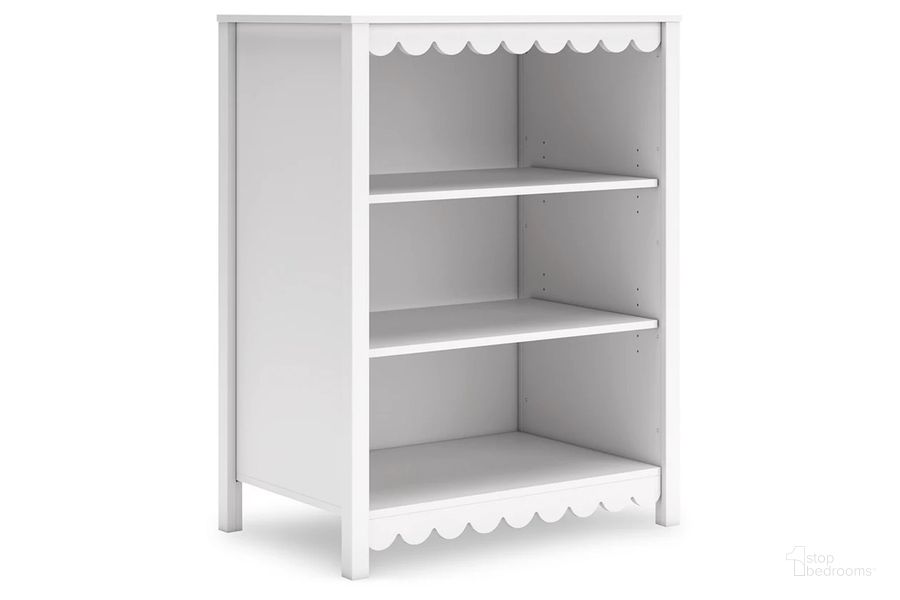 The appearance of Hallityn Bookcase In White designed by Signature Design by Ashley in the transitional interior design. This white piece of furniture  was selected by 1StopBedrooms from Hallityn Collection to add a touch of cosiness and style into your home. Sku: EB1810-230. Product Type: Bookcase. Image1