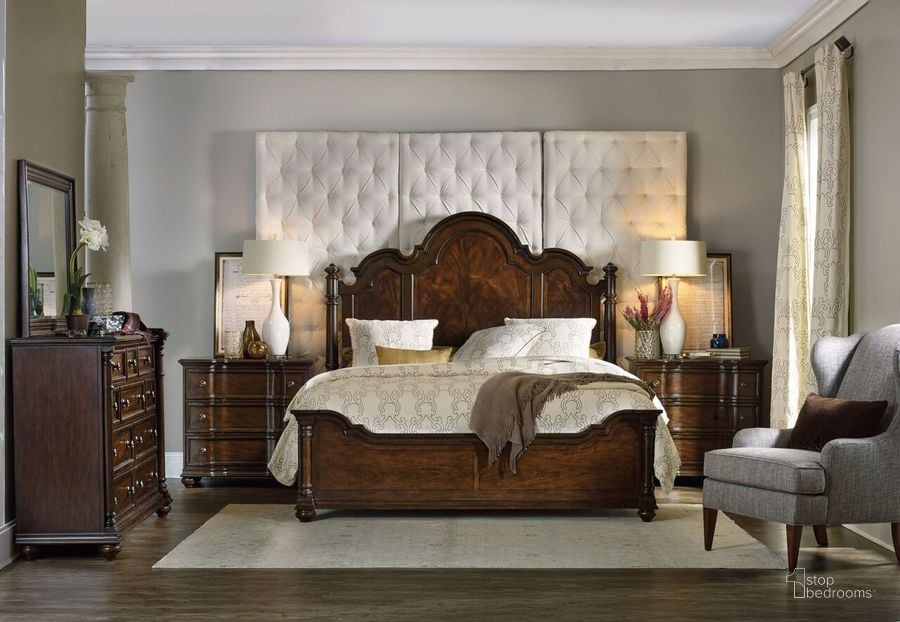 The appearance of Leesburg Traditional Mahogany Poster Bedroom Set designed by Hooker in the traditional interior design. This brown piece of furniture  was selected by 1StopBedrooms from Leesburg Collection to add a touch of cosiness and style into your home. Sku: 5381-90651;5381-90652;5381-90653;5381-90016. Bed Type: Poster Bed. Material: Wood. Product Type: Bedroom Set. Bed Size: Queen. Image1