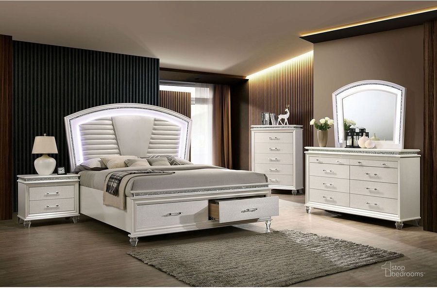 The appearance of Maddie Pearl White And White Upholstered Storage Panel Bedroom Set designed by Furniture of America in the modern / contemporary interior design. This white piece of furniture  was selected by 1StopBedrooms from Maddie Collection to add a touch of cosiness and style into your home. Sku: CM7899Q-1;CM7899Q-2;CM7899Q-3;CM7899Q-4;CM7899N. Material: Wood. Product Type: Bedroom Set. Bed Size: Queen. Image1