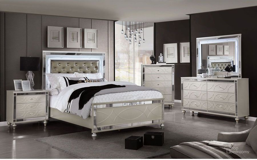 The appearance of Manar Silver Upholstered Panel Bedroom Set designed by Furniture of America in the transitional interior design. This silver piece of furniture  was selected by 1StopBedrooms from Manar Collection to add a touch of cosiness and style into your home. Sku: CM7891Q-HB;CM7891Q-FB;CM7891Q-R;CM7891N. Material: Wood. Product Type: Bedroom Set. Bed Size: Queen. Image1