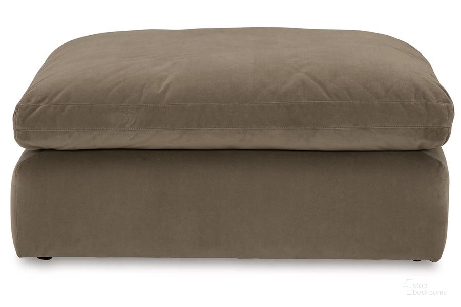 The appearance of Sophie Oversized Accent Ottoman In Cocoa designed by Signature Design by Ashley in the modern / contemporary interior design. This cocoa piece of furniture  was selected by 1StopBedrooms from Sophie Collection to add a touch of cosiness and style into your home. Sku: 1570608. Material: Fabric. Product Type: Ottoman. Image1