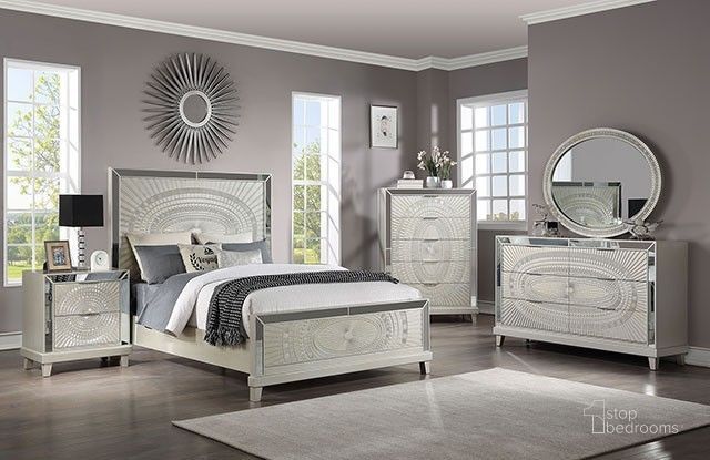 The appearance of Valletta Champagne Panel Bedroom Set designed by Furniture of America in the glam interior design. This silver piece of furniture  was selected by 1StopBedrooms from Valletta Collection to add a touch of cosiness and style into your home. Sku: FOA7157Q-HB;FOA7157Q-FB;FOA7157Q-R;FOA7157N. Material: Wood. Product Type: Bedroom Set. Bed Size: Queen. Image1