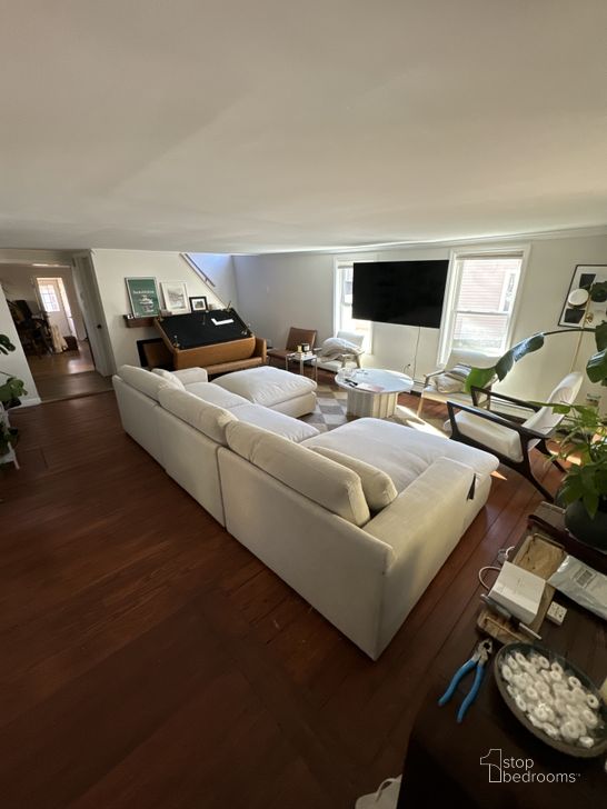 Elyza 3-Piece RAF Sectional With Chaise In Linen by Ashley