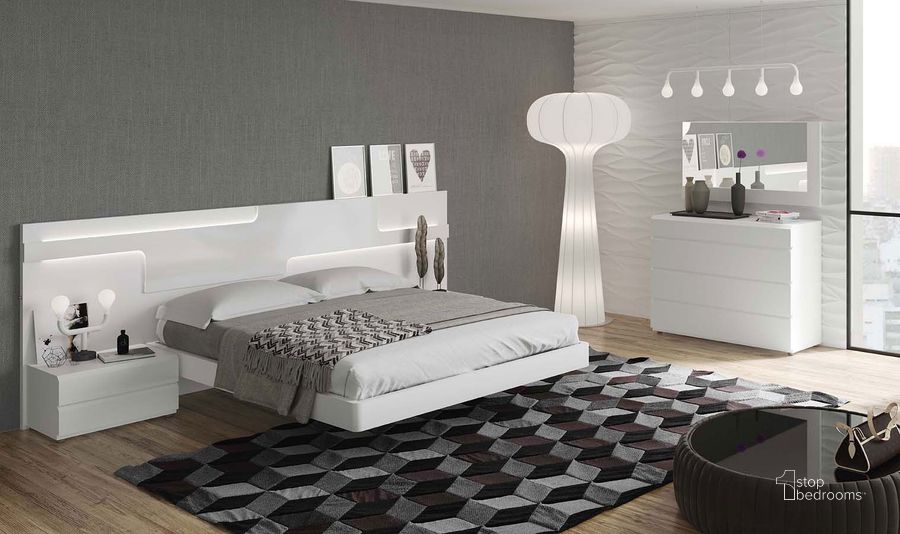 The appearance of Épinal White High Gloss Panel Bed Bedroom Set designed by Boho House in the modern / contemporary interior design. This white high gloss piece of furniture  was selected by 1StopBedrooms from Épinal Collection to add a touch of cosiness and style into your home. Sku: SARABEDQ.S;SARAN/S. Bed Type: Panel Bed. Product Type: Panel Bed. Bed Size: Queen. Material: MDF. Image1