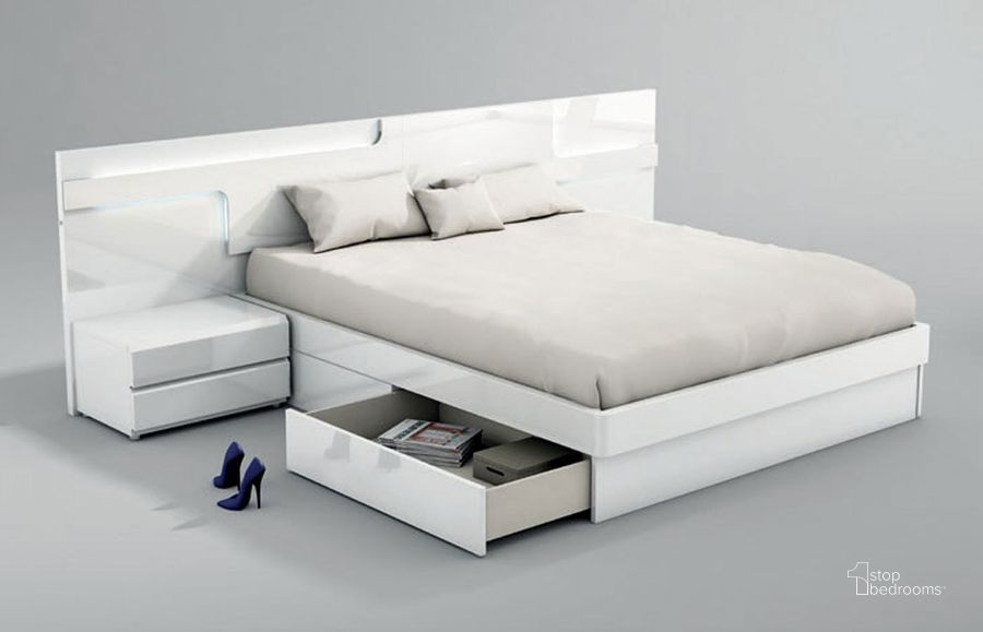 The appearance of Épinal White High Gloss Storage Bed Bedroom Set designed by Boho House in the modern / contemporary interior design. This white high gloss piece of furniture  was selected by 1StopBedrooms from Épinal Collection to add a touch of cosiness and style into your home. Sku: SARABEDQ.S;SARASTORAGEKITQ.S;SARAN/S. Bed Type: Storage Bed. Product Type: Storage Bed. Bed Size: Queen. Material: MDF. Image1