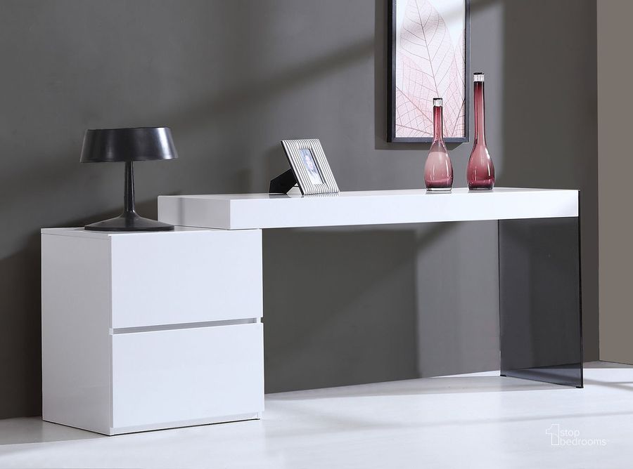 The appearance of Mia Modern Office Desk designed by J&M in the modern / contemporary interior design. This white high gloss piece of furniture  was selected by 1StopBedrooms from Mia Collection to add a touch of cosiness and style into your home. Sku: 180751. Product Type: Home Office Desk. Image1
