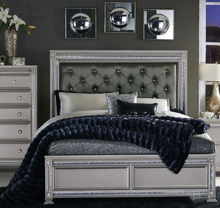 The appearance of Bevelle Silver Queen Upholstered Panel Bed designed by Homelegance in the modern / contemporary interior design. This silver piece of furniture  was selected by 1StopBedrooms from Bevelle Collection to add a touch of cosiness and style into your home. Sku: 1958-1;1958-2;1958-3. Bed Type: Panel Bed. Material: Wood. Product Type: Panel Bed. Bed Size: Queen. Image1