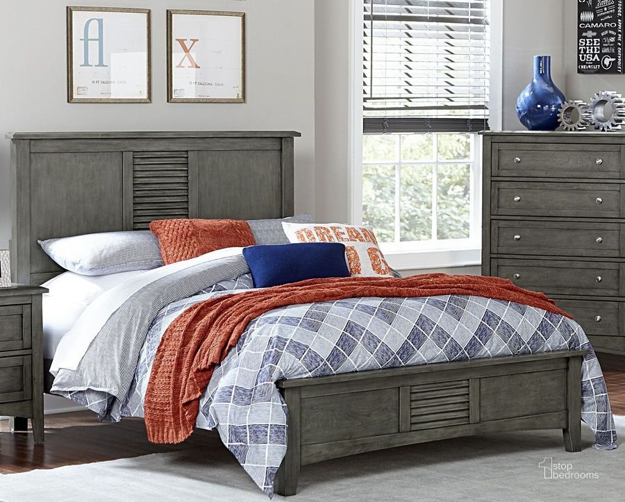The appearance of Garcia Cool Gray Queen Platform Bed designed by Homelegance in the transitional interior design. This gray piece of furniture  was selected by 1StopBedrooms from Garcia Collection to add a touch of cosiness and style into your home. Sku: 2046-1;2046-2;2046-3. Bed Type: Platform Bed. Material: Wood. Product Type: Platform Bed. Bed Size: Queen. Image1