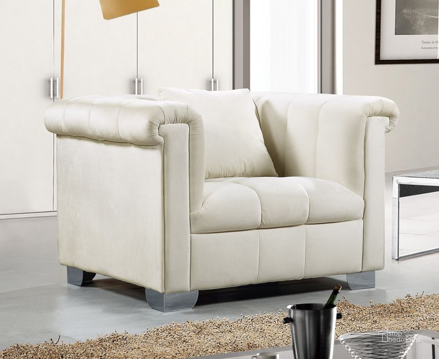 The appearance of Meridian Kayla Velvet Chair in Cream designed by Meridian in the modern / contemporary interior design. This cream velvet piece of furniture  was selected by 1StopBedrooms from Kayla Collection to add a touch of cosiness and style into your home. Sku: 615Cream-C. Material: Fabric. Product Type: Living Room Chair. Image1