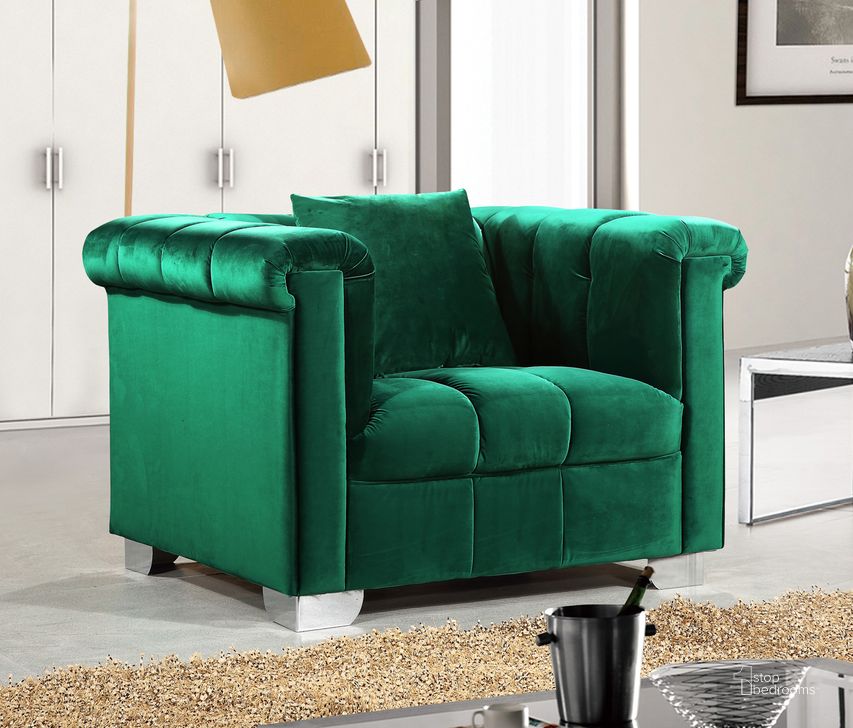 The appearance of Meridian Kayla Velvet Chair in Green designed by Meridian in the modern / contemporary interior design. This green velvet piece of furniture  was selected by 1StopBedrooms from Kayla Collection to add a touch of cosiness and style into your home. Sku: 615Green-C. Material: Fabric. Product Type: Living Room Chair. Image1