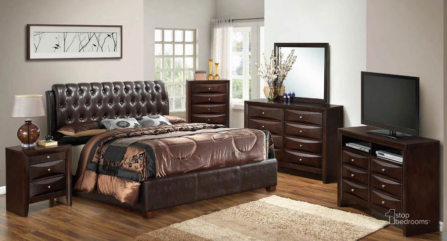 The appearance of G1550 Upholstered Bedroom Set (Cappuccino) designed by Glory in the transitional interior design. This cappuccino piece of furniture  was selected by 1StopBedrooms from G1525 Collection to add a touch of cosiness and style into your home. Sku: G1550C-QB-UP-Queen Bed  Headboard & Footboard & Rails;G1525-N-Nightstand. Material: Upholstered. Product Type: Panel Bed. Bed Size: Queen. Image1