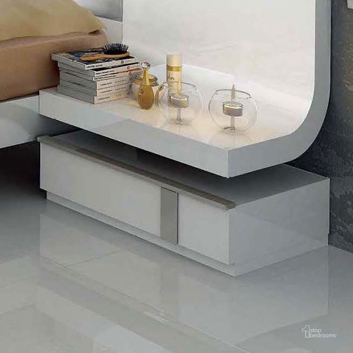 The appearance of Granada Right Nightstand designed by ESF in the modern / contemporary interior design. This white high gloss piece of furniture  was selected by 1StopBedrooms from Granada Collection to add a touch of cosiness and style into your home. Sku: GRANADAN/SRIGHT. Product Type: Nightstand. Material: MDF.