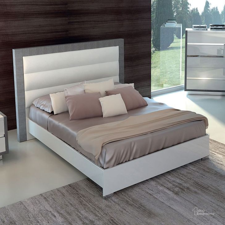 The appearance of Mangano Panel Bed (King) designed by ESF in the modern / contemporary interior design. This silver piece of furniture  was selected by 1StopBedrooms from Mangano Collection to add a touch of cosiness and style into your home. Sku: MANGANOBEDKS;WFRAMEKINGS. Bed Type: Panel Bed. Product Type: Panel Bed. Bed Size: King.