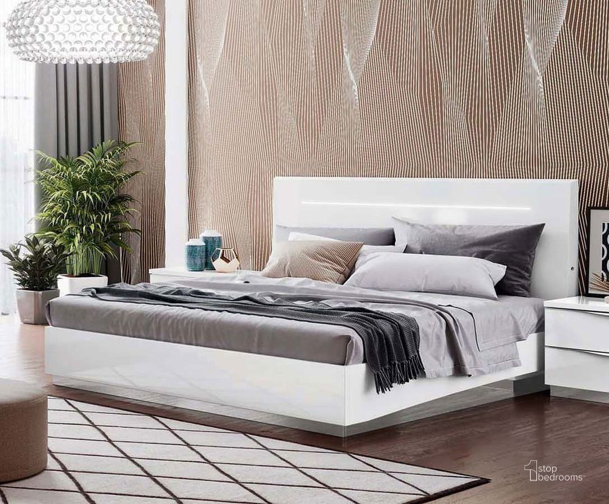 The appearance of Onda Legno Panel Bed (Queen) designed by ESF in the modern / contemporary interior design. This white piece of furniture  was selected by 1StopBedrooms from Onda Collection to add a touch of cosiness and style into your home. Sku: ONDABEDQSLEGNO;WFRAMEQUEENS. Bed Type: Panel Bed. Product Type: Panel Bed. Bed Size: Queen. Material: MDF. Image1