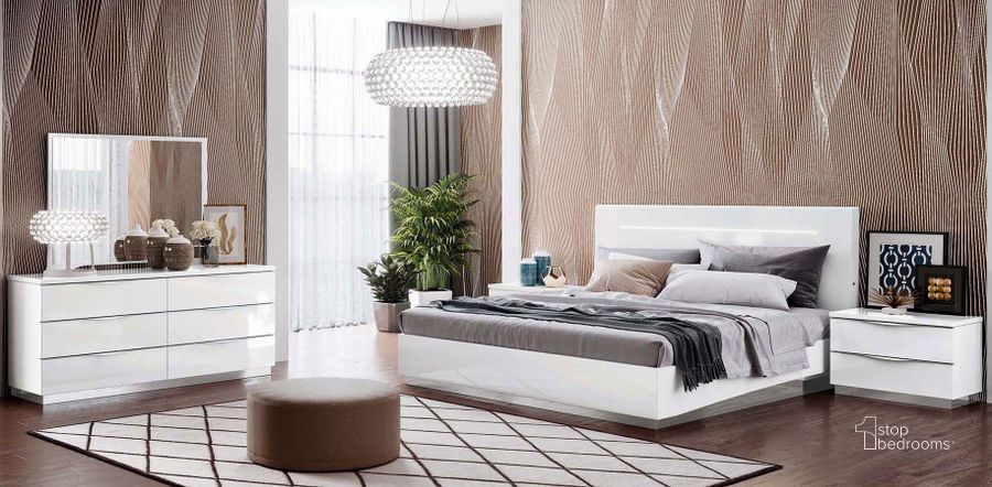 The appearance of Onda Legno Panel Bedroom Set designed by ESF in the modern / contemporary interior design. This white piece of furniture  was selected by 1StopBedrooms from Onda Collection to add a touch of cosiness and style into your home. Sku: ONDABEDQSLEGNO;WFRAMEQUEENS;ONDAN/SWHITE. Bed Type: Panel Bed. Product Type: Panel Bed. Bed Size: Queen. Material: MDF. Image1