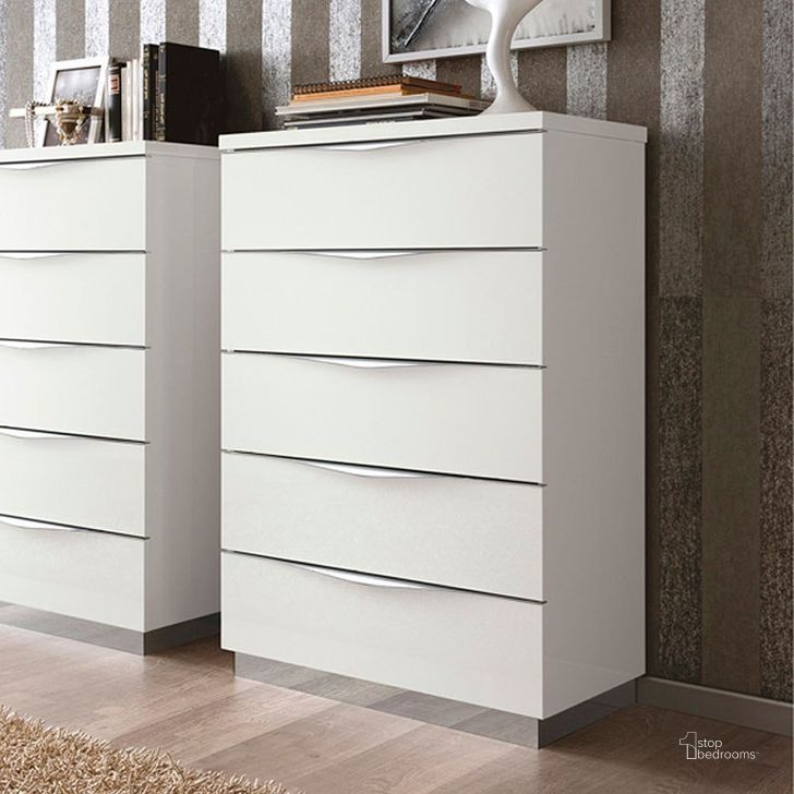 The appearance of Onda 5 Drawer Chest (White) designed by ESF in the modern / contemporary interior design. This white piece of furniture  was selected by 1StopBedrooms from Onda Collection to add a touch of cosiness and style into your home. Sku: ONDACHESTWHITE. Product Type: Chest. Material: MDF. Image1