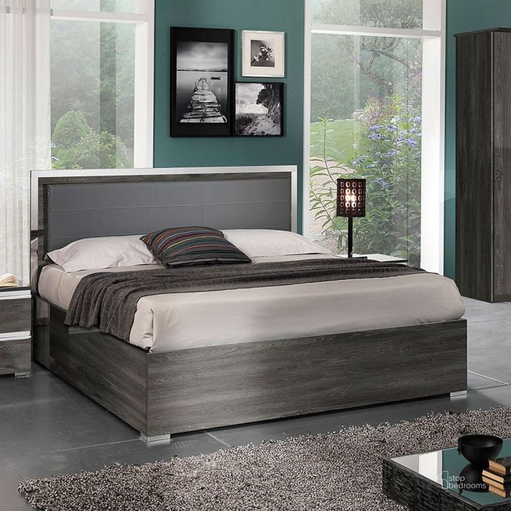 The appearance of Oxford Panel Bed (King) designed by ESF in the modern / contemporary interior design. This grey piece of furniture  was selected by 1StopBedrooms from Oxford Collection to add a touch of cosiness and style into your home. Sku: OXFORDBEDKS;WFRAMEKINGS. Bed Type: Platform Bed. Product Type: Platform Bed. Bed Size: King.