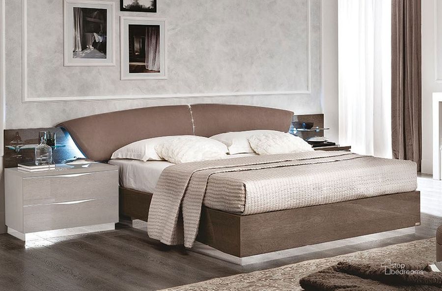 The appearance of Platinum Drop Bed (King) designed by ESF in the modern / contemporary interior design. This brown piece of furniture  was selected by 1StopBedrooms from Platinum Collection to add a touch of cosiness and style into your home. Sku: PLATINUMBEDKS;WFRAMEKSCAMELBENT. Bed Type: Platform Bed. Product Type: Platform Bed. Bed Size: King.