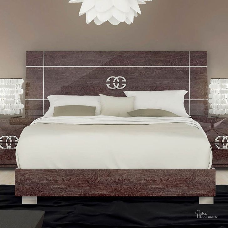 The appearance of Prestige Classic Sleigh Bed (King) designed by ESF in the modern / contemporary interior design. This cognac birch piece of furniture  was selected by 1StopBedrooms from Prestige Collection to add a touch of cosiness and style into your home. Sku: PRESTIGEBEDCLASSICKS;WFRAMEKINGS. Bed Type: Platform Bed. Product Type: Platform Bed. Bed Size: King.