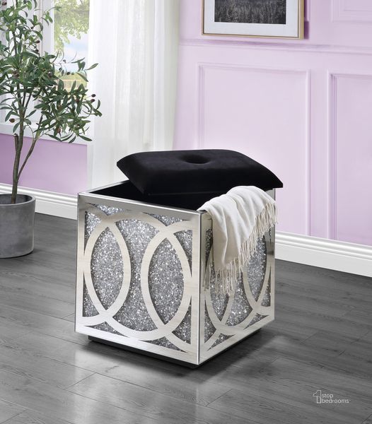 The appearance of Acme Noralie Ottoman With Storage In Mirrored And Faux Diamonds AC00529 designed by ACME in the glam interior design. This mirrored piece of furniture  was selected by 1StopBedrooms from Noralie Collection to add a touch of cosiness and style into your home. Sku: AC00529. Material: Wood. Product Type: Ottoman. Image1
