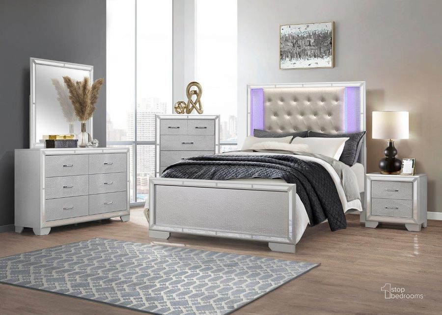 The appearance of Aveline Silver Panel Bedroom Set designed by Homelegance in the transitional interior design. This silver piece of furniture  was selected by 1StopBedrooms from Aveline Collection to add a touch of cosiness and style into your home. Sku: 1428SV-1;1428SV-2;1428SV-3;1428SV-4. Bed Type: Panel Bed. Material: Wood. Product Type: Panel Bed. Bed Size: Queen. Image1