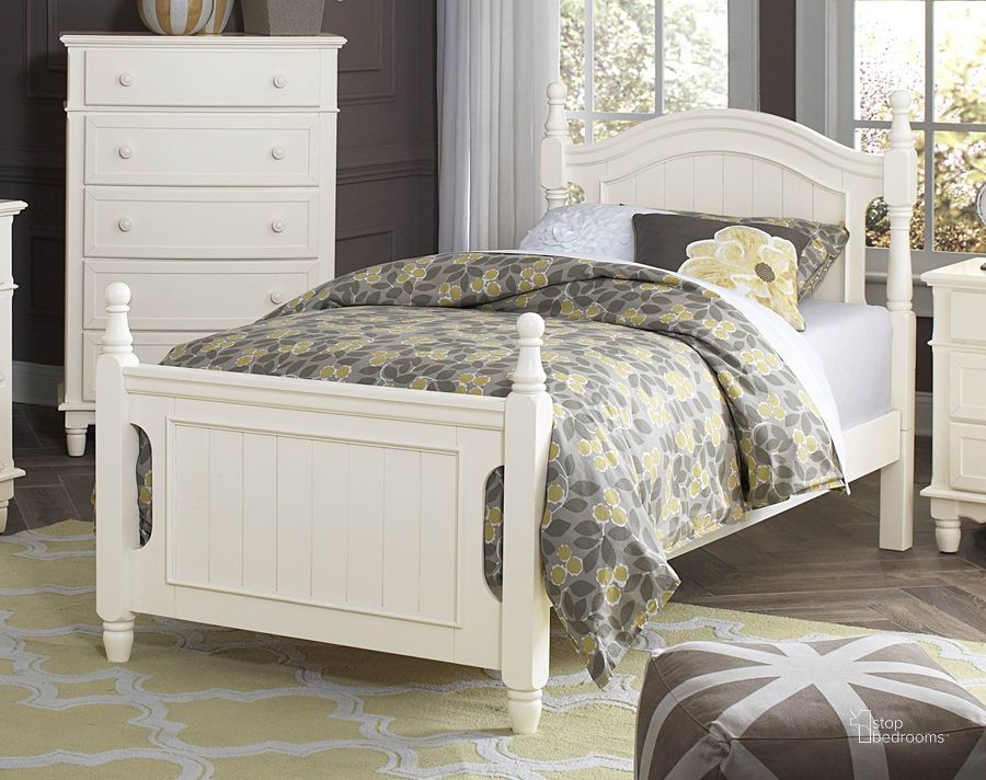 The appearance of Clementine White Twin Poster Bed designed by Homelegance in the traditional interior design. This white piece of furniture  was selected by 1StopBedrooms from Clementine Collection to add a touch of cosiness and style into your home. Sku: B1799T-1;B1799T-2;B1799T-3. Bed Type: Poster Bed. Material: Wood. Product Type: Poster Bed. Bed Size: Twin. Image1