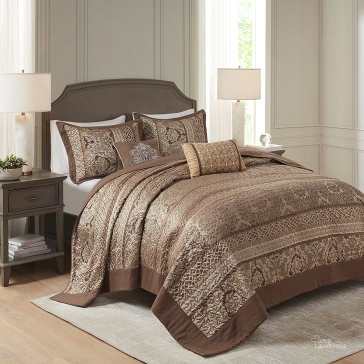 The appearance of Bellagio Polyester Jacquard 5Pcs King Bedspread Set In Brown/Gold designed by Olliix in the traditional interior design. This brown/gold piece of furniture  was selected by 1StopBedrooms from Bellagio Collection to add a touch of cosiness and style into your home. Sku: MP13-5319. Bed Size: King. Material: Cotton. Product Type: Comforter Set. Image1